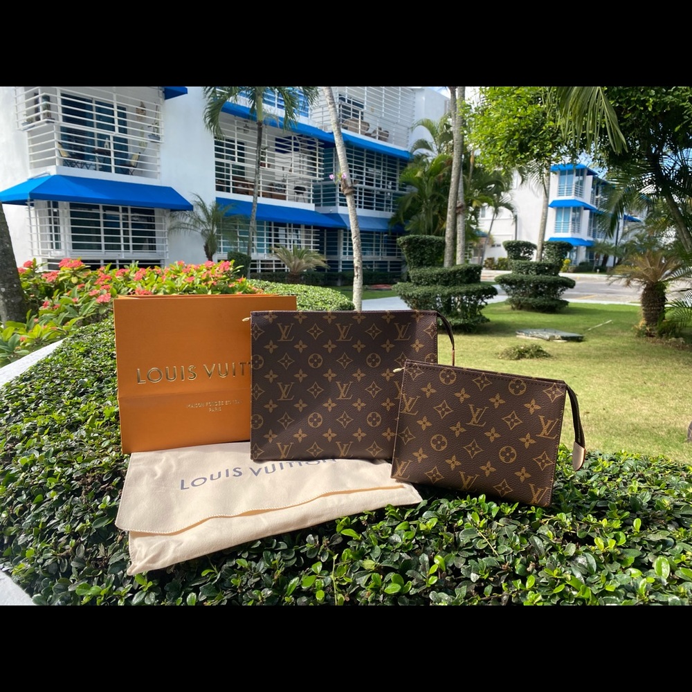 Louis Vuitton Toiletry Pouch 26 - Picture 3 of 4
